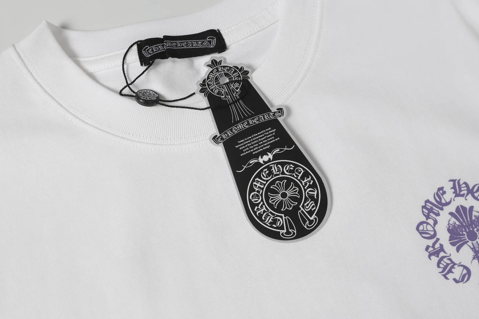 P150 Chrome Hearts* Chrome Hearts are made of 300g double yarn fabric, 1*1 Solona rib, imported digital white ink direct printing, in the perfect blend of fashion and science, a feast of precision and color, high-definition color details, green and environmentally friendly concepts, loose version, same style for men and women. Color: Black White Size: XS S M L